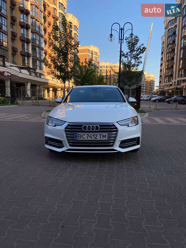 Седан Audi A4 2018 в 