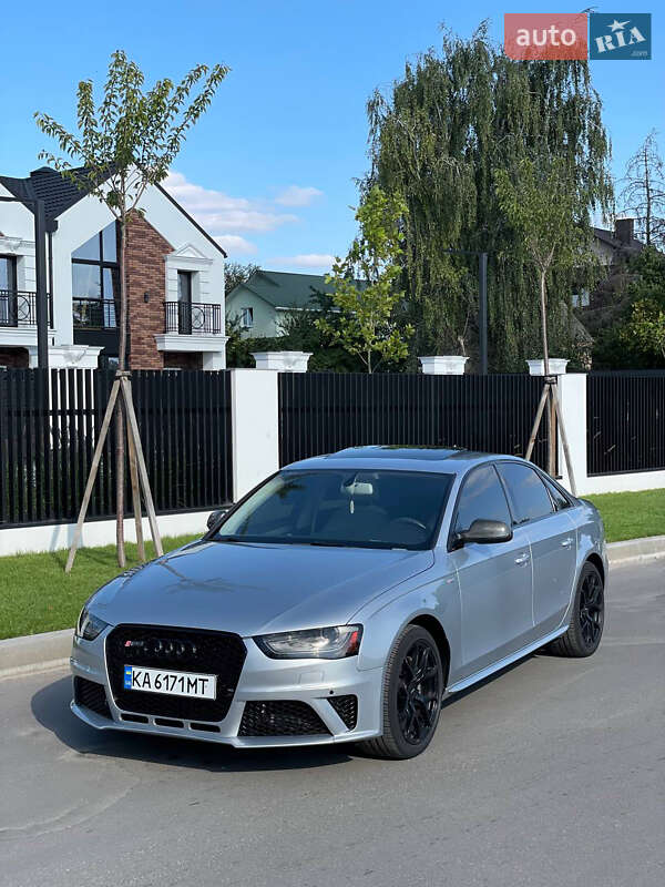 Седан Audi A4 2015 в 