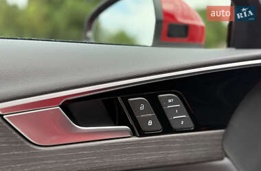 Седан Audi A4 2023 в 