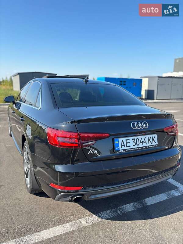 Седан Audi A4 2016 в Киеве