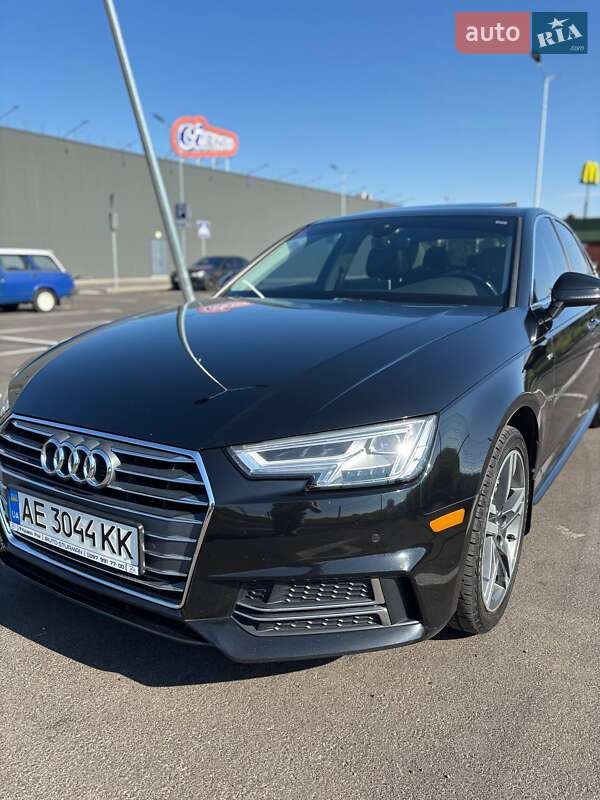 Седан Audi A4 2016 в Киеве