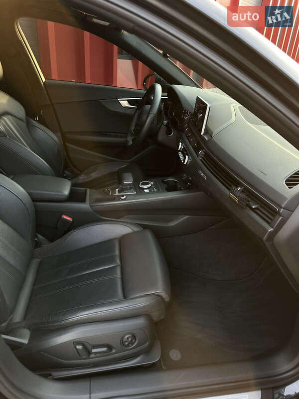 Седан Audi A4 2017 в Львове