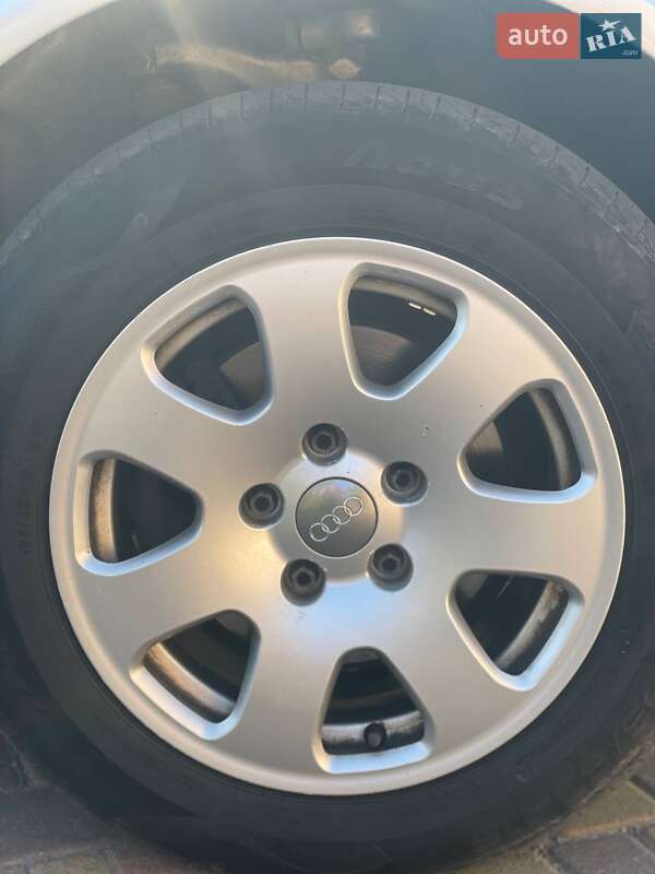 Седан Audi A4 2003 в 