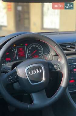 Седан Audi A4 2003 в 