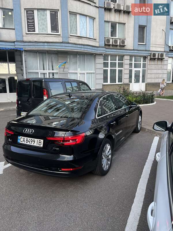 Седан Audi A4 2015 в Киеве
