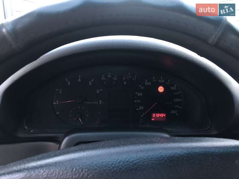 Седан Audi A4 1996 в Ровно