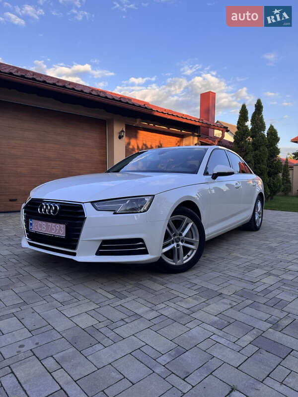 Седан Audi A4 2017 в Виноградове