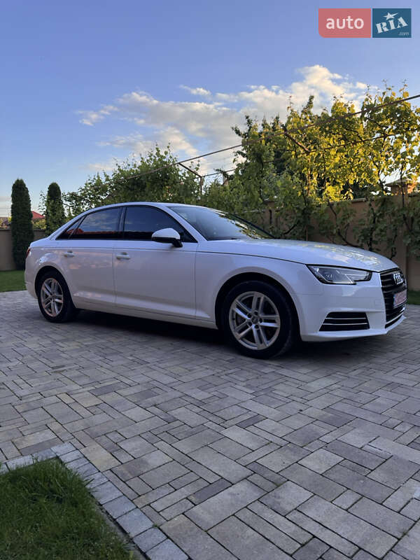 Седан Audi A4 2017 в Виноградове