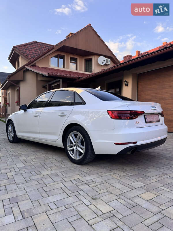 Седан Audi A4 2017 в Виноградове