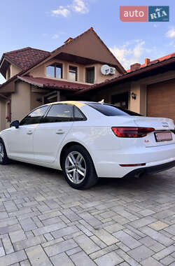 Седан Audi A4 2017 в 