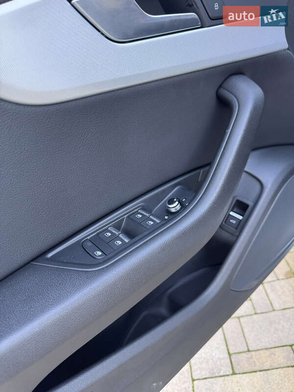 Седан Audi A4 2017 в Виноградове