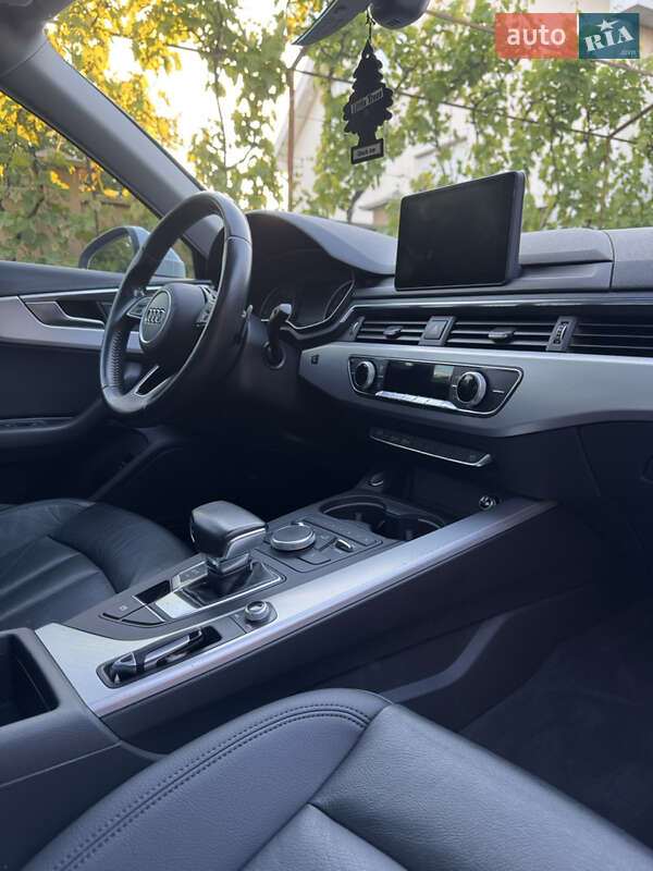 Седан Audi A4 2017 в Виноградове