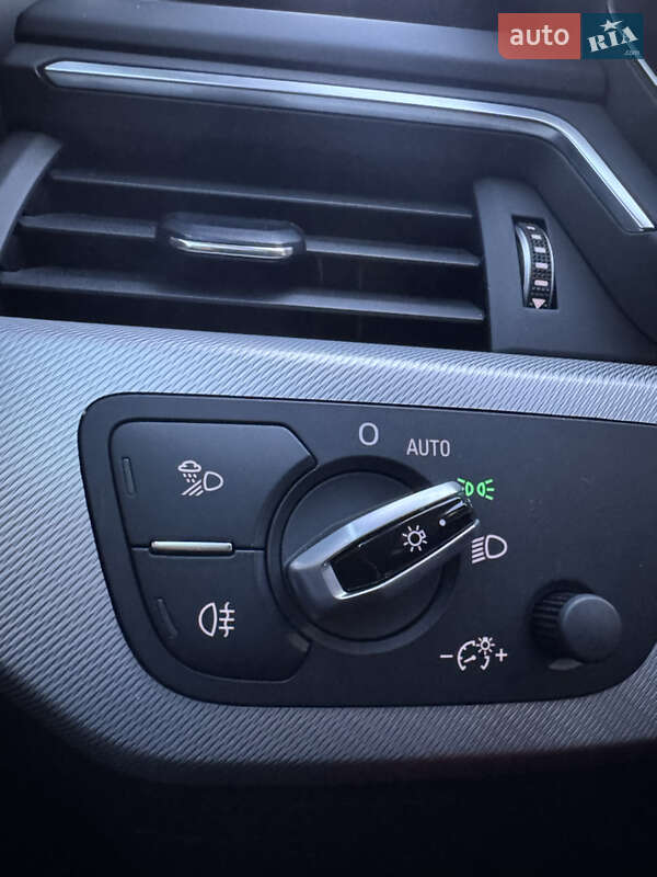 Седан Audi A4 2017 в Виноградове