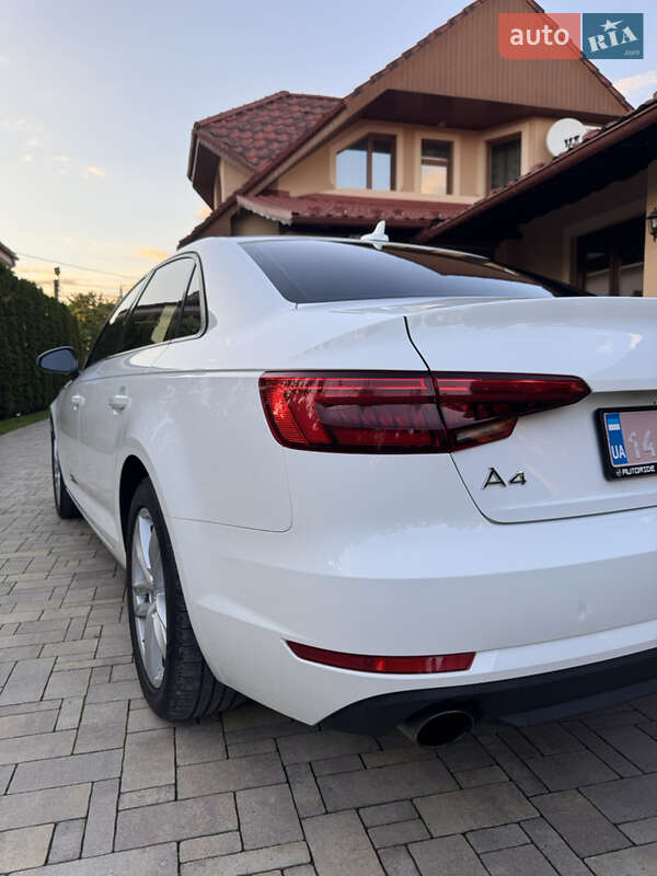 Седан Audi A4 2017 в Виноградове