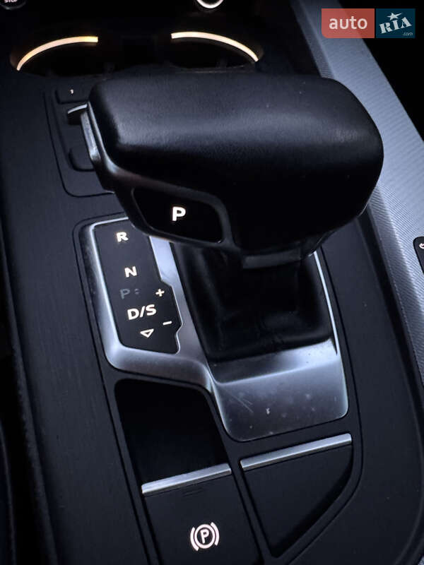 Седан Audi A4 2017 в Виноградове