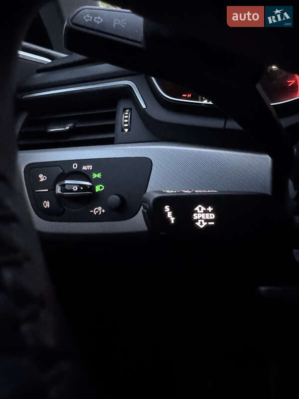 Седан Audi A4 2017 в Виноградове