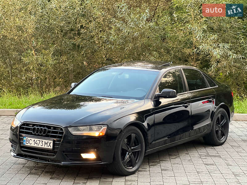 Седан Audi A4 2014 в Новояворовске