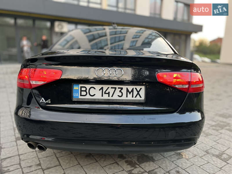 Седан Audi A4 2014 в Новояворовске