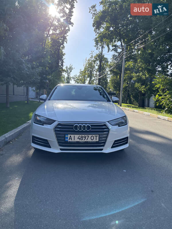 Седан Audi A4 2015 в Ірпені