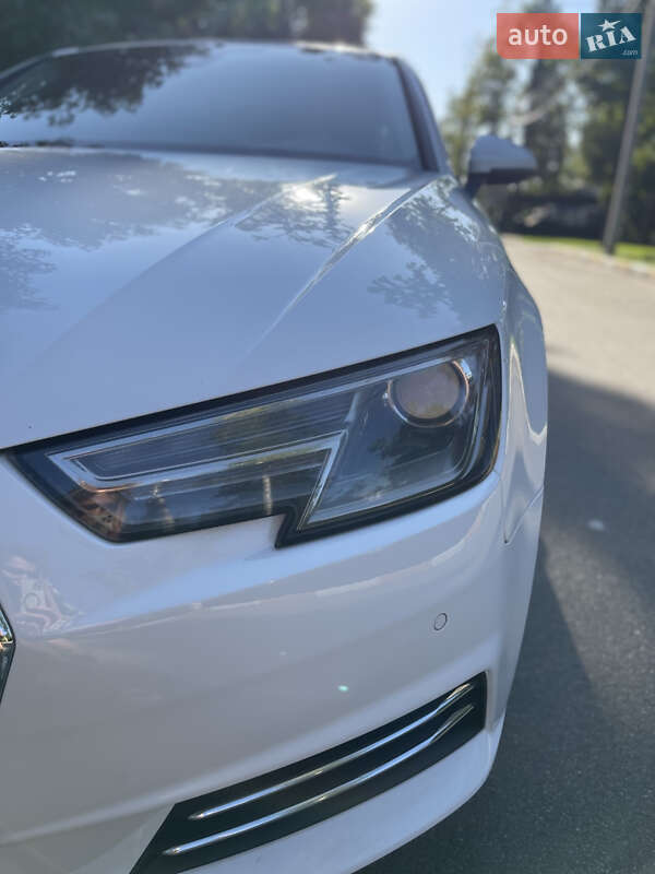 Седан Audi A4 2015 в Ірпені