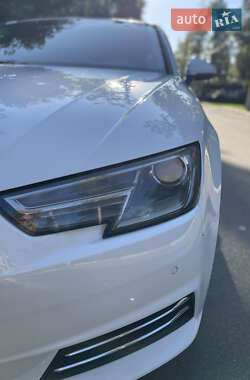 Седан Audi A4 2015 в 