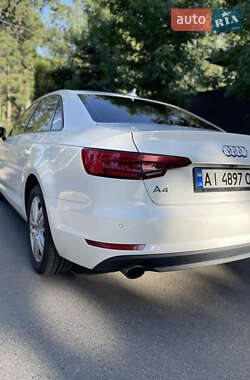 Седан Audi A4 2015 в 