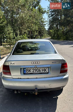 Седан Audi A4 1999 в 