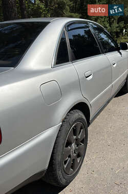 Седан Audi A4 1999 в 