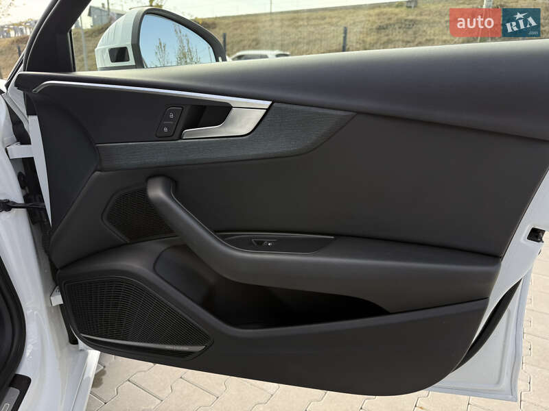 Седан Audi A4 2017 в Києві