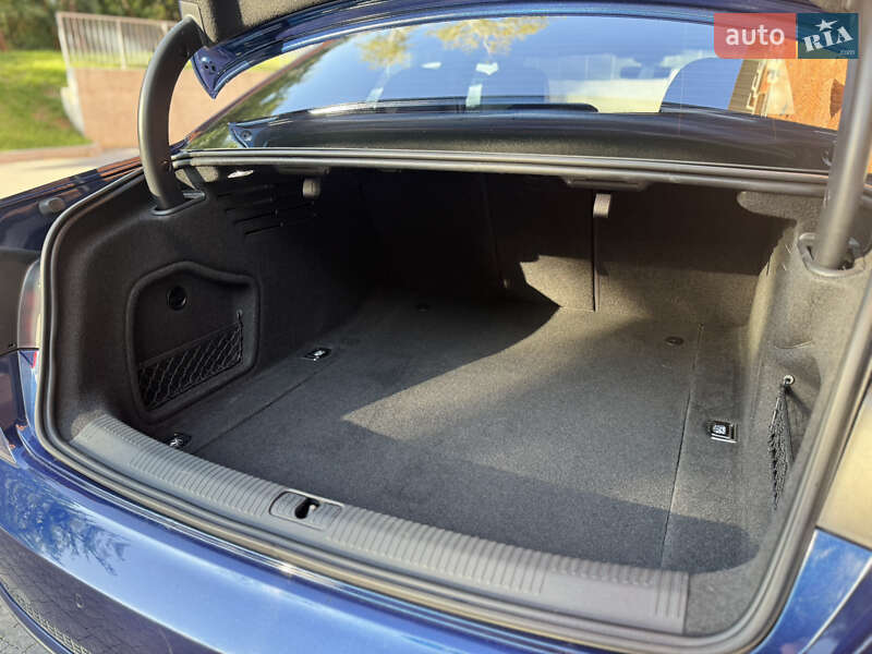Седан Audi A4 2016 в Львове фото 16 Седан Audi A4 2016 в Львове