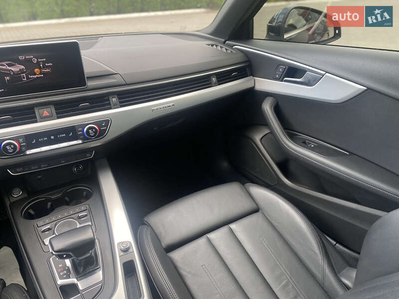 Седан Audi A4 2019 в Луцке