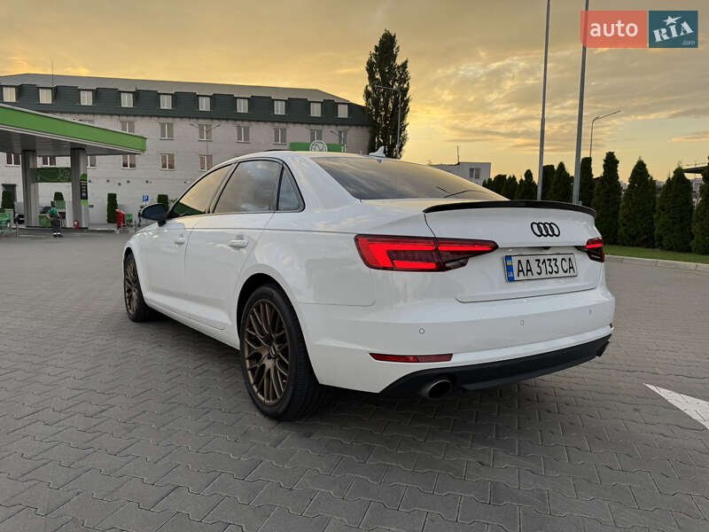 Седан Audi A4 2016 в Киеве