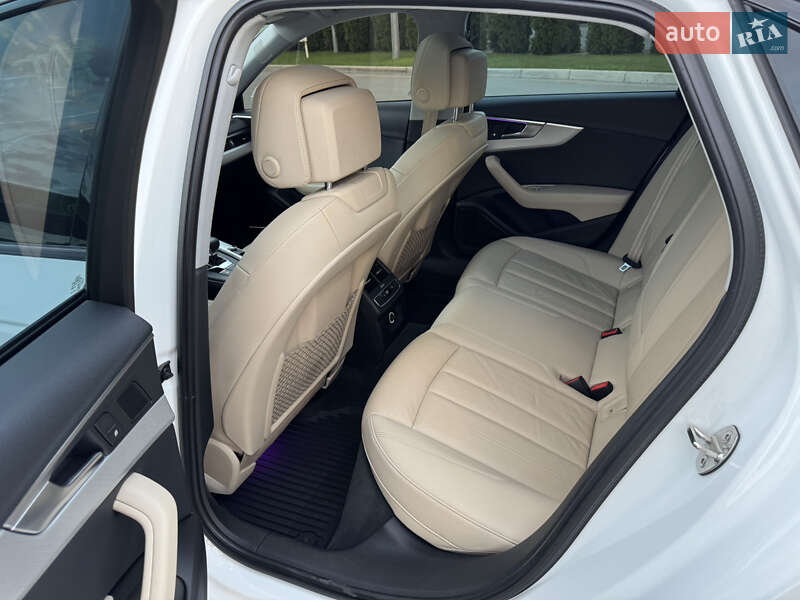 Седан Audi A4 2016 в Киеве