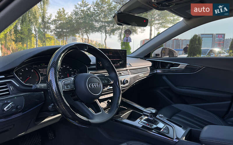 Седан Audi A4 2023 в Львове