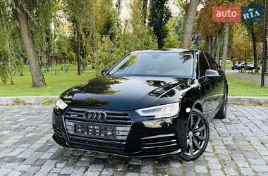 Седан Audi A4 2017 в 