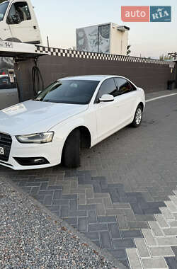 Седан Audi A4 2012 в 