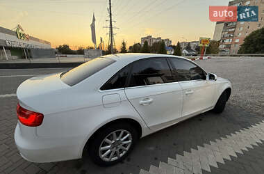 Седан Audi A4 2012 в 