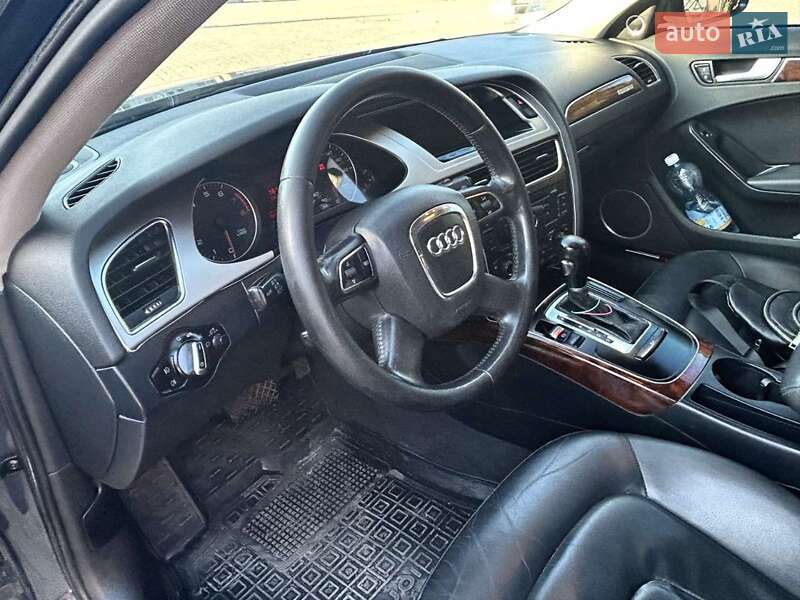 Седан Audi A4 2010 в Хмельницком