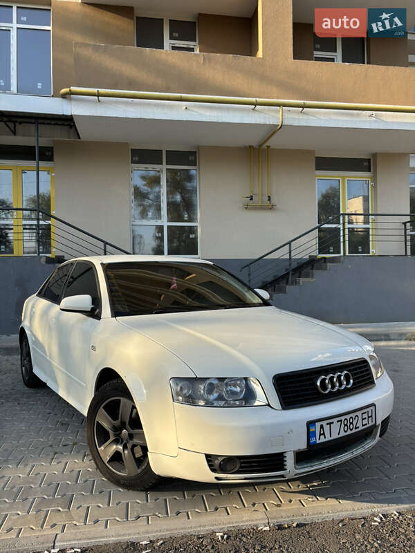 Седан Audi A4 2001 в 