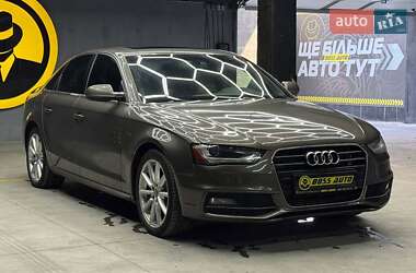 Седан Audi A4 2014 в Чернівцях