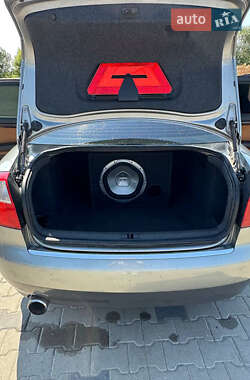 Седан Audi A4 2001 в 