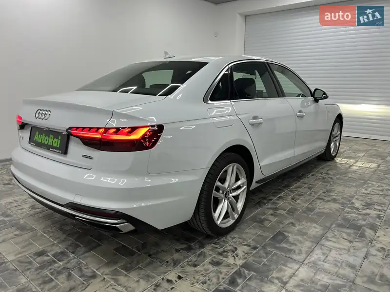 Audi A4 2019 VIN WAUDNAF49LN005625 фото оголошення 3 з 71