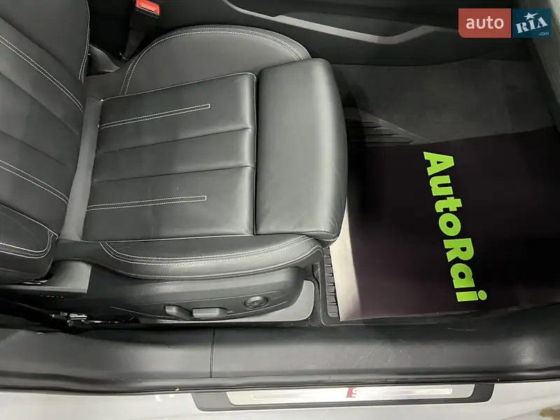 Audi A4 2019 VIN WAUDNAF49LN005625 фото оголошення 19 з 71