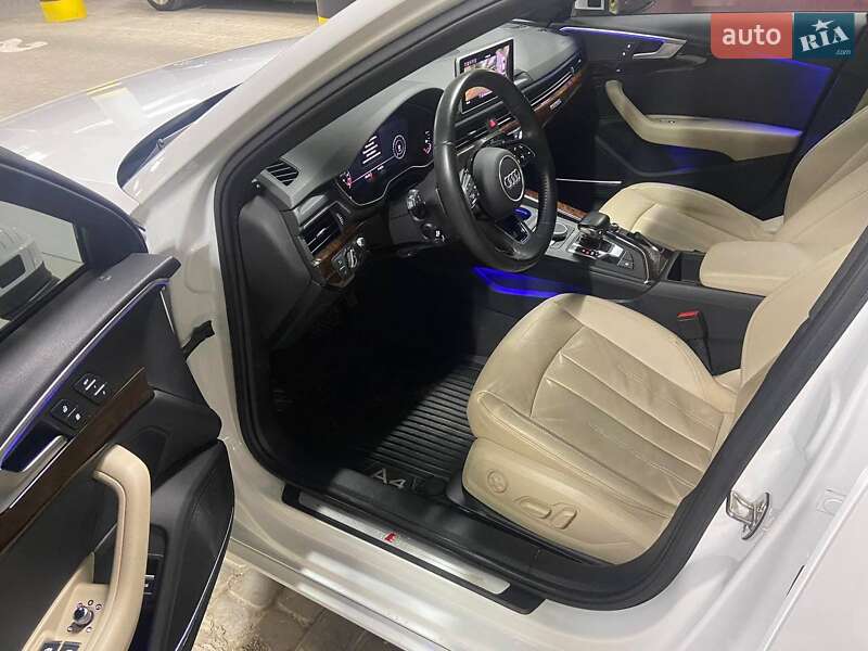 Седан Audi A4 2017 в Львове