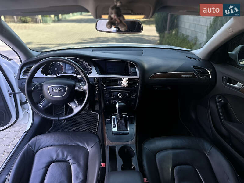 Седан Audi A4 2012 в Одессе