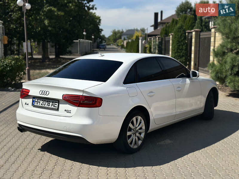Седан Audi A4 2012 в Одессе