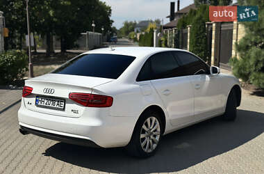 Седан Audi A4 2012 в 