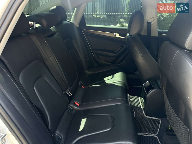 Седан Audi A4 2012 в Одессе