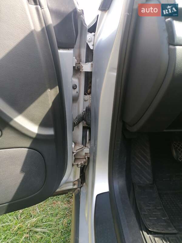 Седан Audi A4 2003 в Саврани фото 4 Седан Audi A4 2003 в Саврани