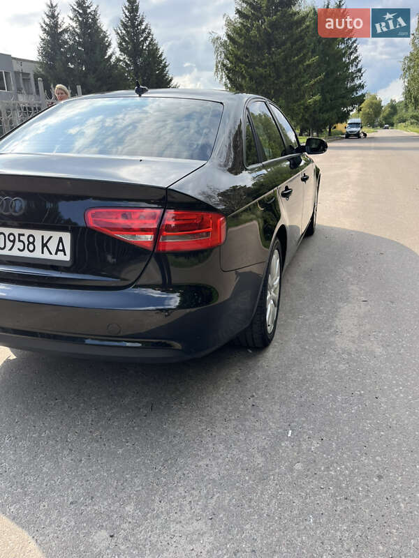Седан Audi A4 2013 в Сумах